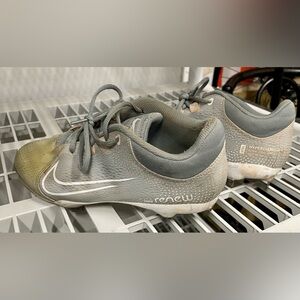 Nike Renew Softball Cleats - size 8.5